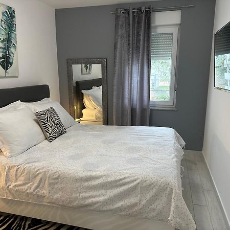 Apartman Magnolija Umago Esterno foto