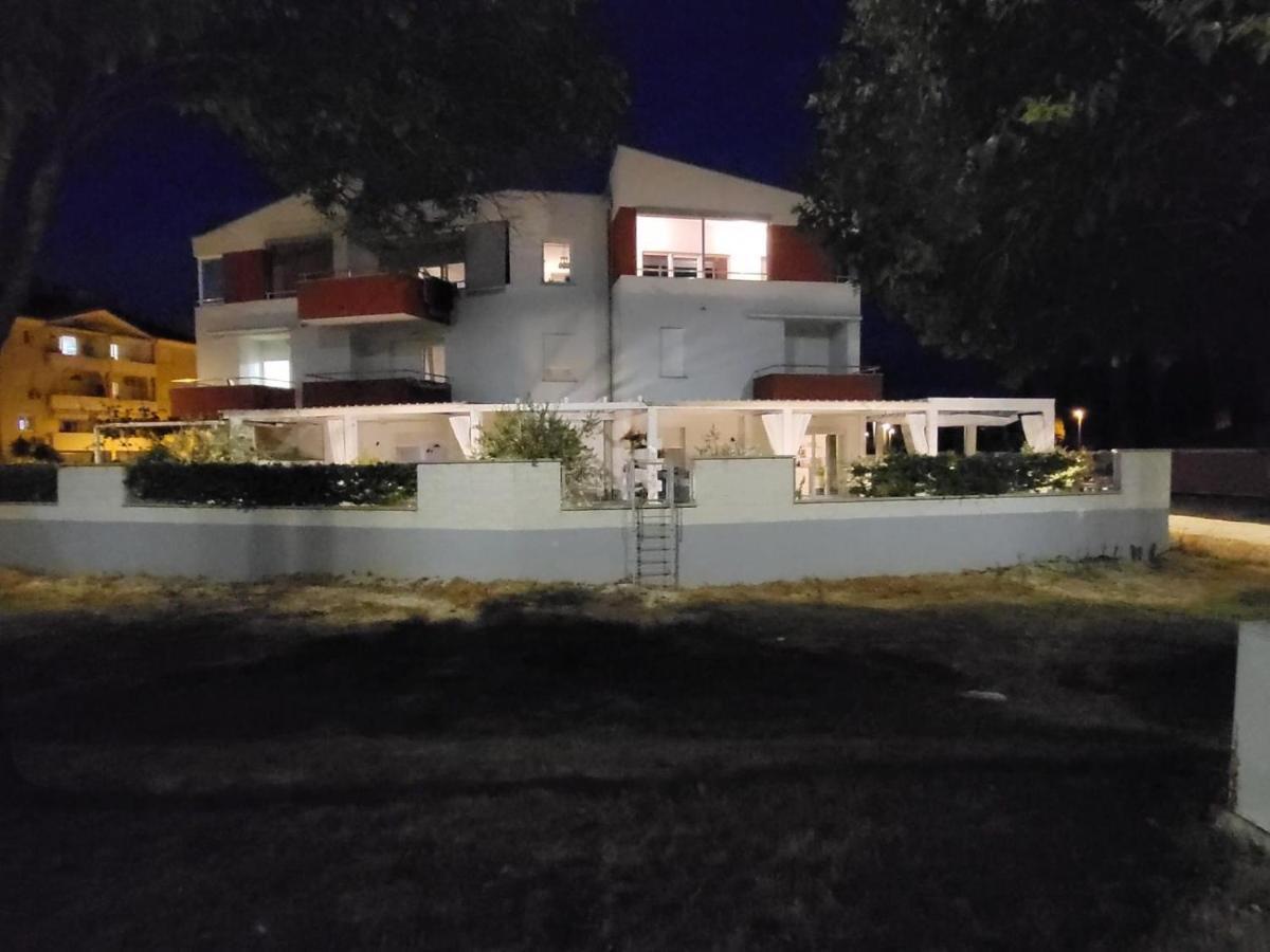Apartman Magnolija Umago Esterno foto